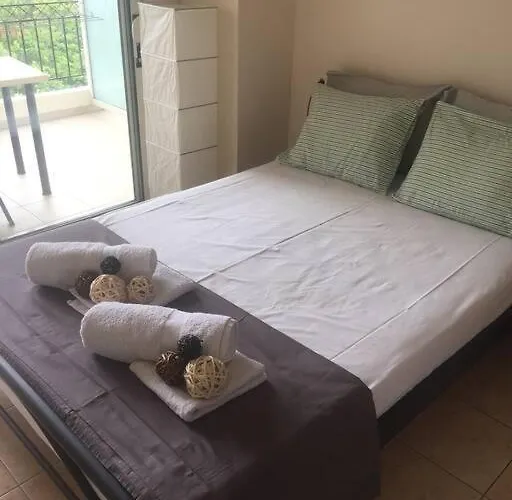 By The Train Station 2 Apartamento